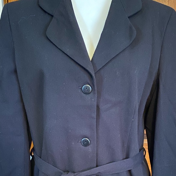 PreLoved classic black blazer - Picture 3 of 8